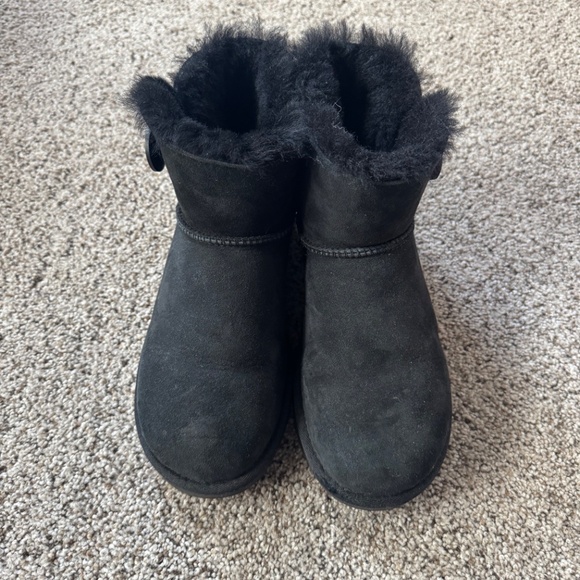 UGG Boots - Picture 3 of 4